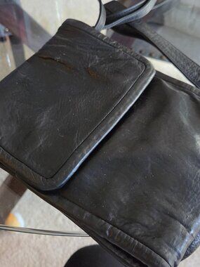 Tri-fold leather bag